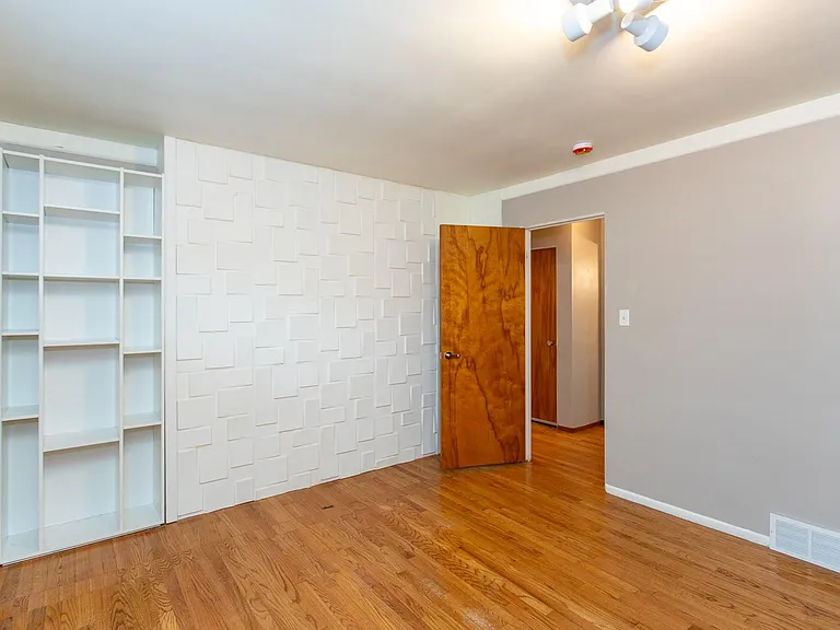 8501 Northfield Blvd — Photo 23