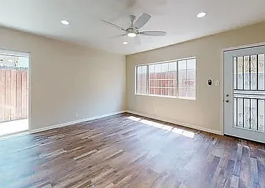 1108 Saint Louis Ave — Photo 2