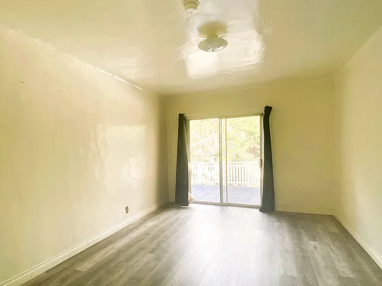 10625 Kinnard Ave #10625 — Photo 14