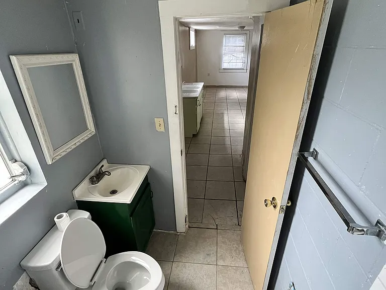 510 N Nicholls St #A — Photo 6