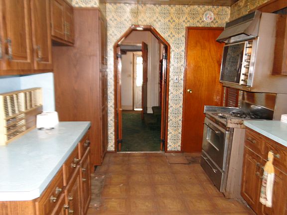 4th image of 9117 102nd St