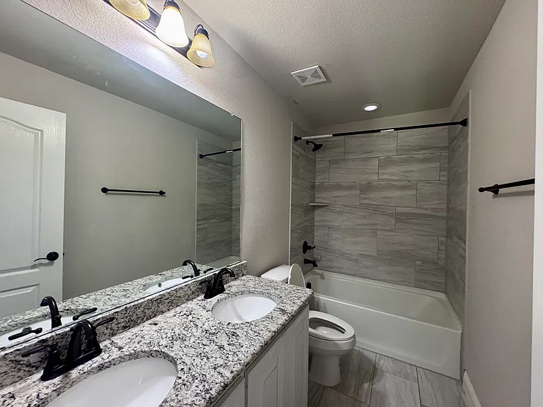 2113 Burke Dr — Photo 11