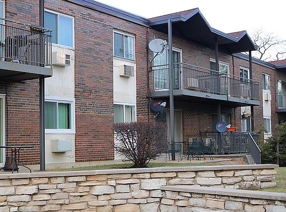 2nd image of 6359 N Ridge Ave APT 302