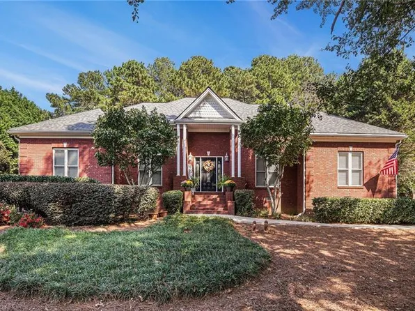 615 Wellington Dr, Winder, GA 30680