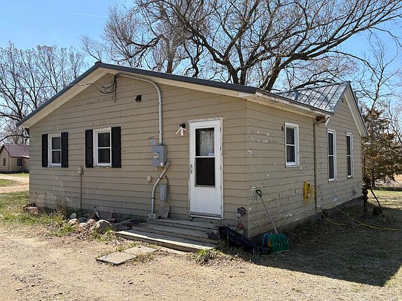 3rd image of 414 W Main St