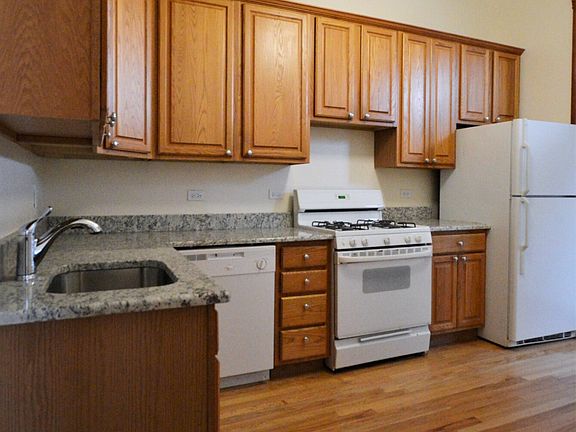 3rd image of 2058 N Cleveland Ave #3