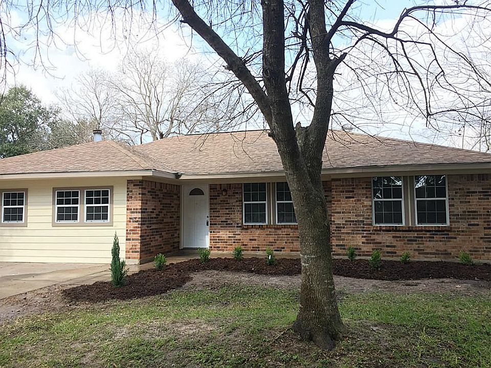 1st image of 813 Arbor Dr