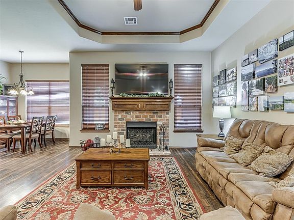 5th image of 7608 Twin Oaks Dr