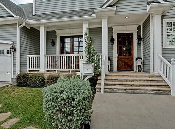 2nd image of 1123 W Avenue A
