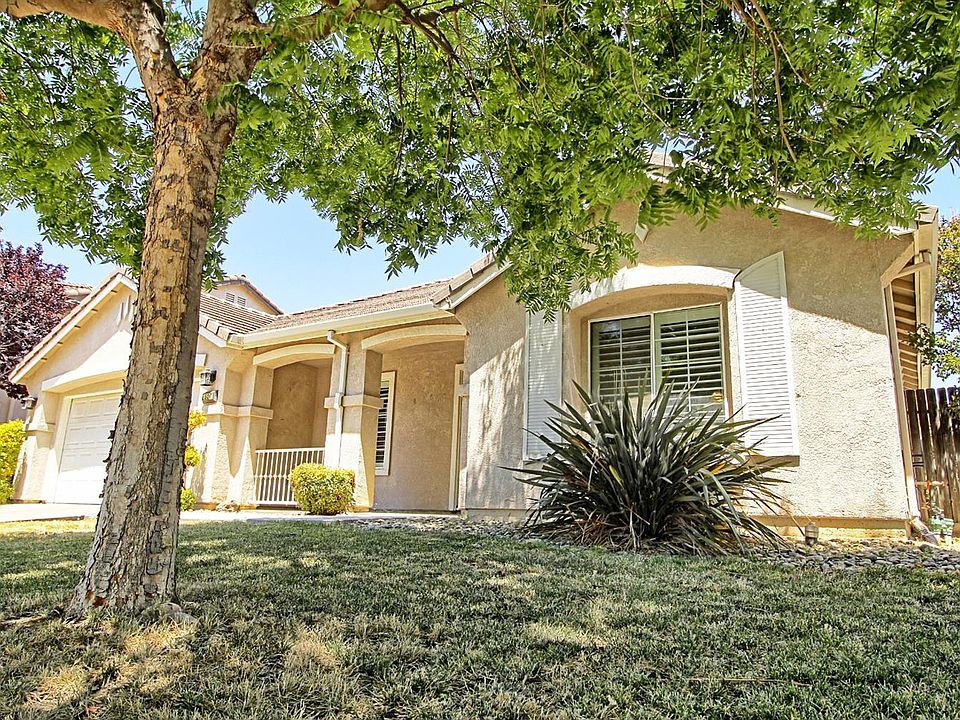 1st image of 526 Osprey Dr