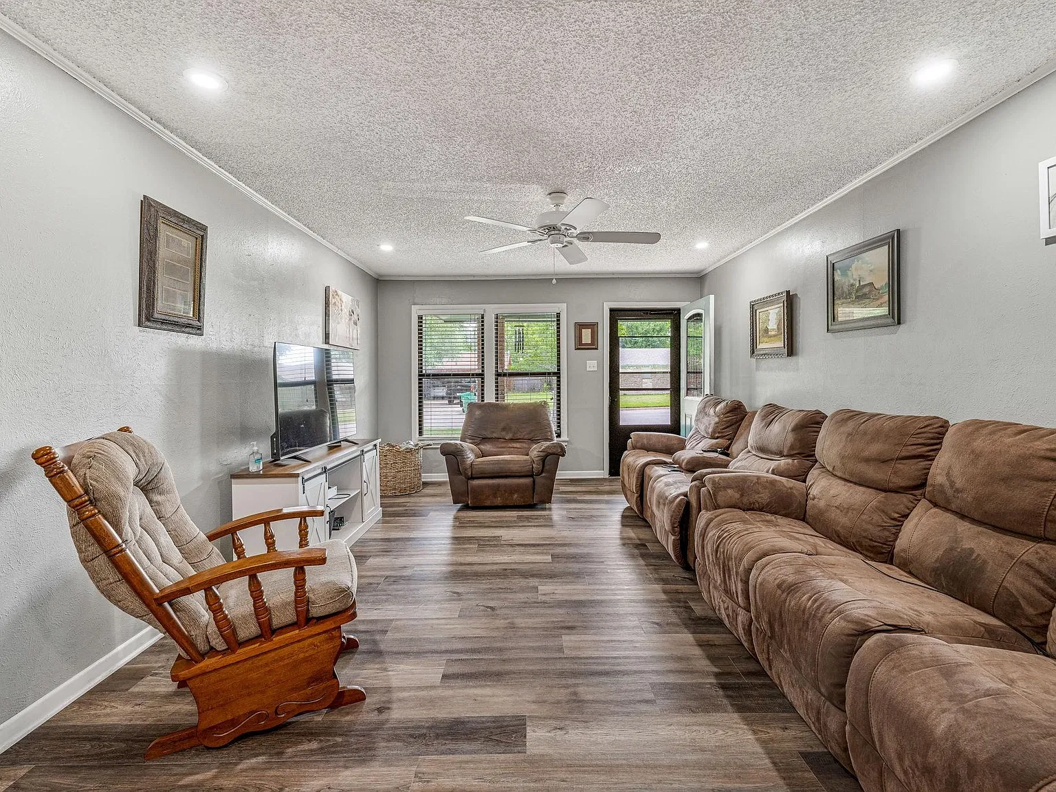 3 bed, 1944 sqft, $525 — Photo 4
