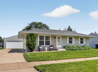 122 Bergstrom Blvd, Cedar Falls, IA 50613