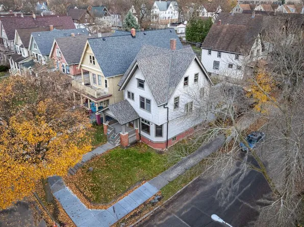 3249 W Mckinley BOULEVARD, Milwaukee, WI 53208