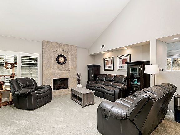4th image of 24881 Zumaya Ct