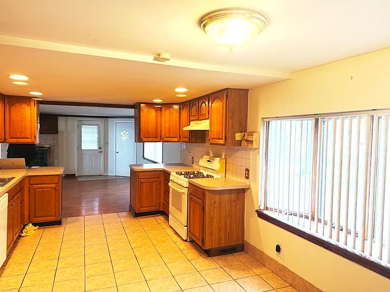 866 Troywood Dr — Photo 6