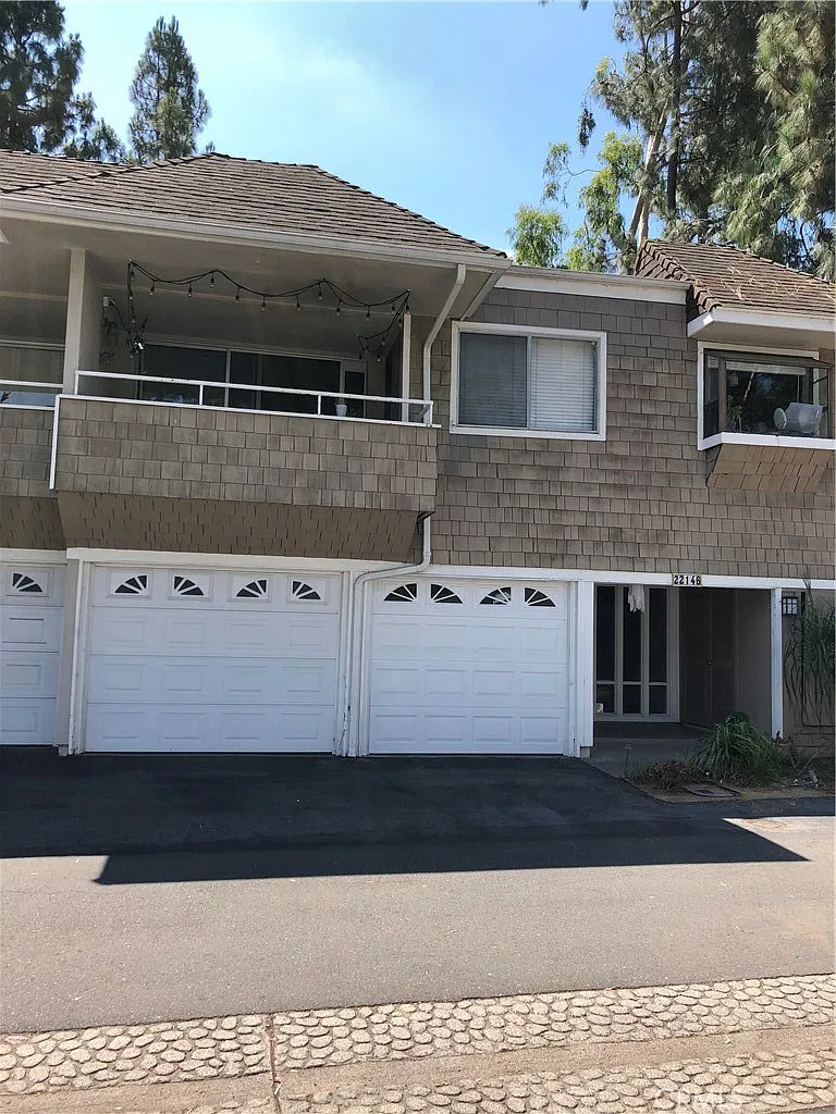 3 bed, 1368 sqft, $4,000 — Photo 1