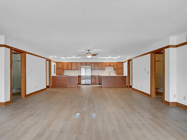 206 W William St #A — Photo 8