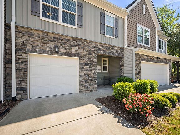 2nd image of 209 Cambria Ln