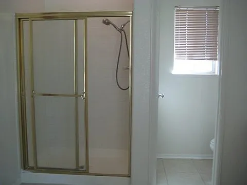 562 Athens St — Photo 6