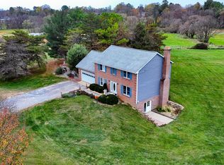 161 Shannon Hill Ln, Charles Town, WV 25414