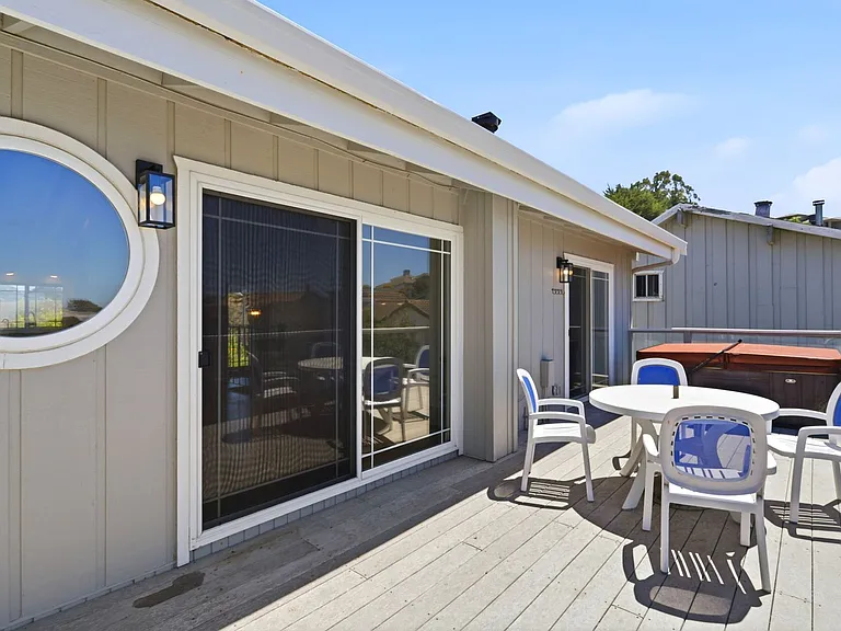 117 Holiday Dr — Photo 5