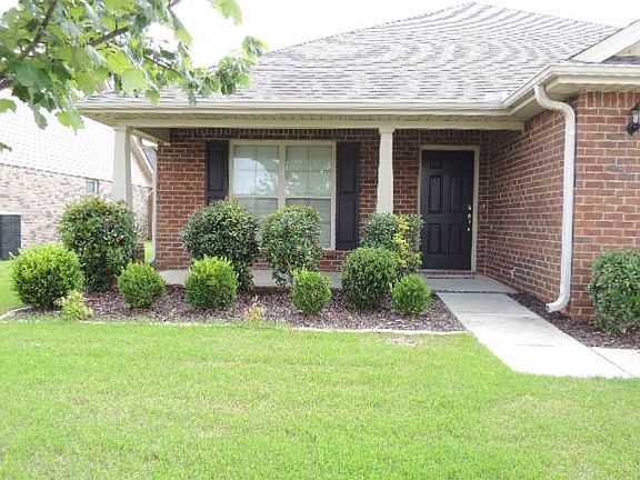 2nd image of 212 Summer Cove Cir NW