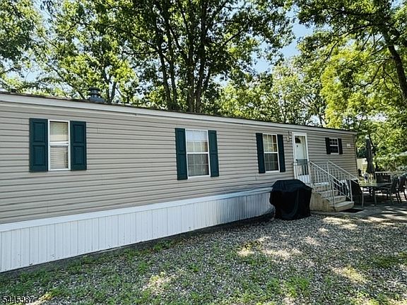 2nd image of 35 Roberts Road