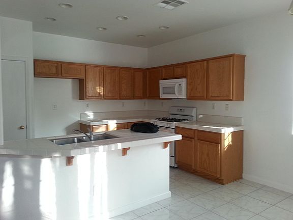 5th image of 4481 Helens Oaks Cir