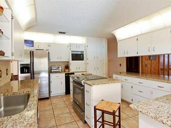 4th image of 8310 NW 15th Ct