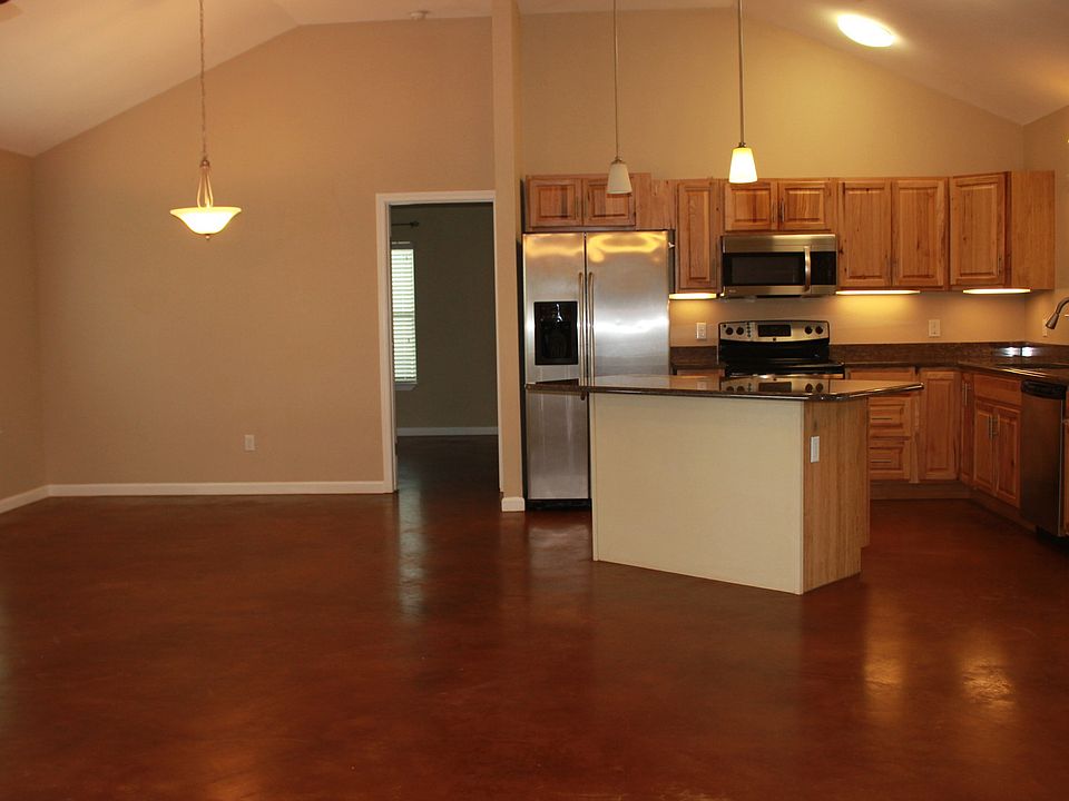 1st image of 115 Comanche Dr