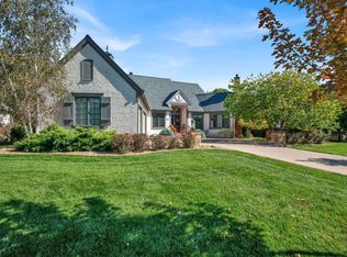 1018 SW Exmoor Ln, Topeka, KS 66604