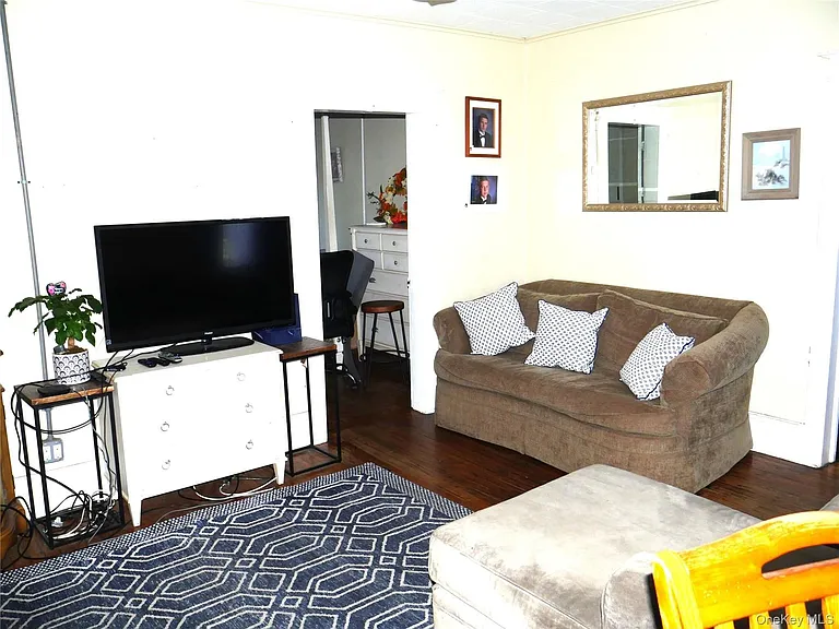 19 Main St #5 — Photo 15