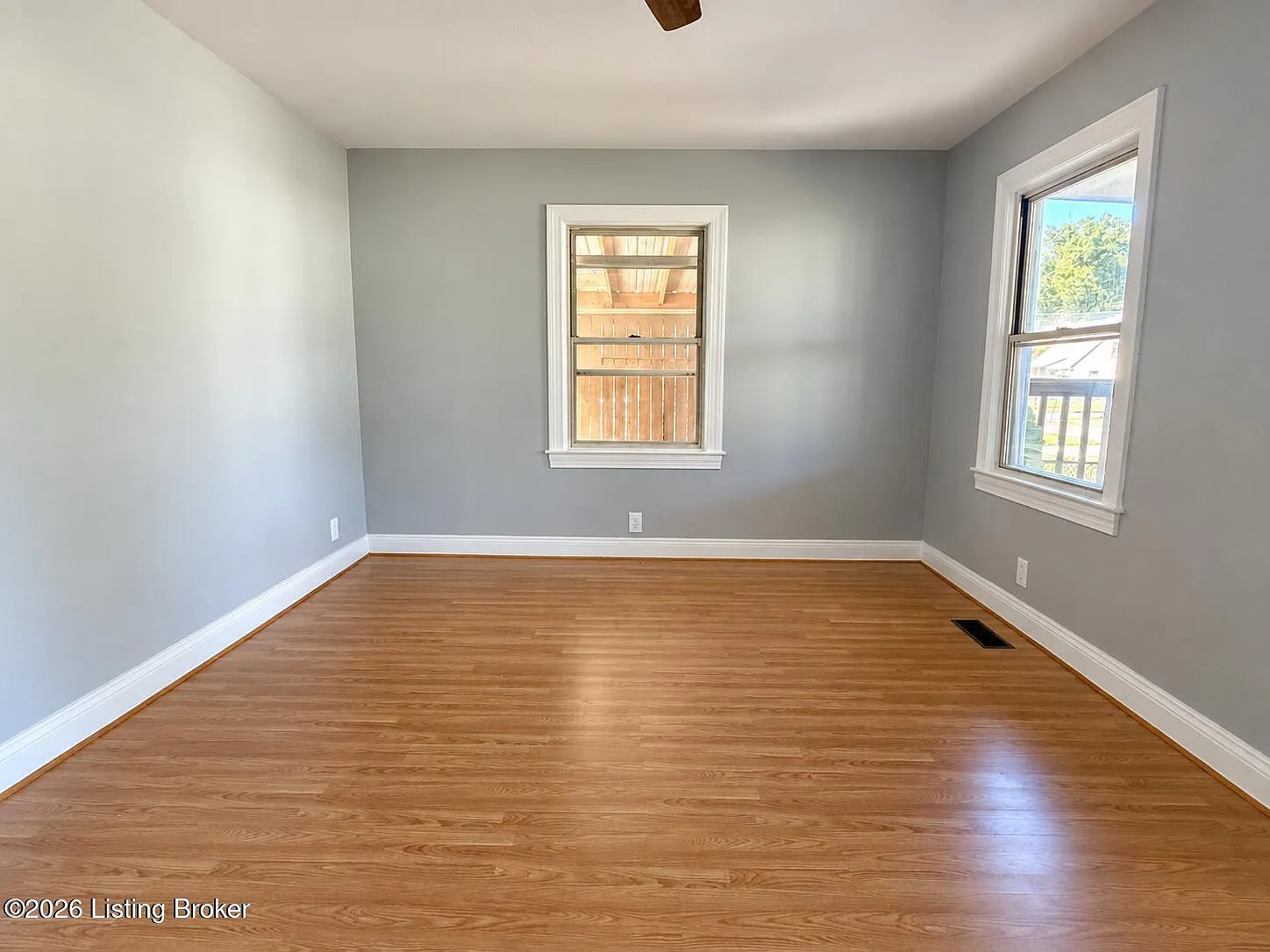3 bed, 2.0 bath, 1296 sqft, $1,495 — Photo 2
