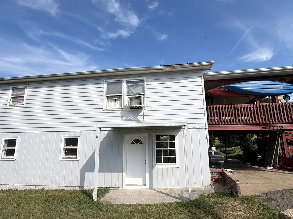 111 Max Cloyd Ln