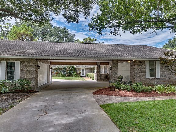 4 car garages & breezeway