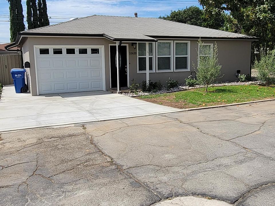 1st image of 10620 Lynrose St