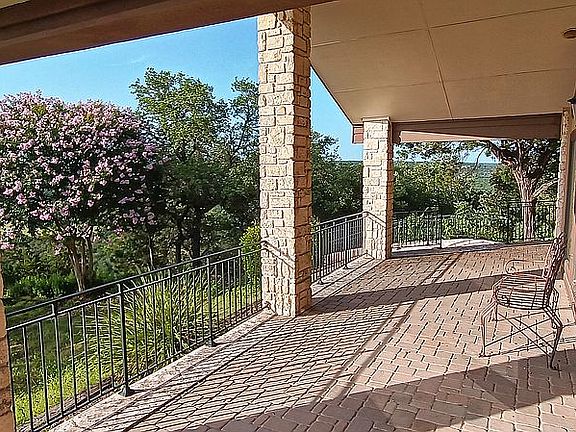 4th image of 20231 Hilltop Dr
