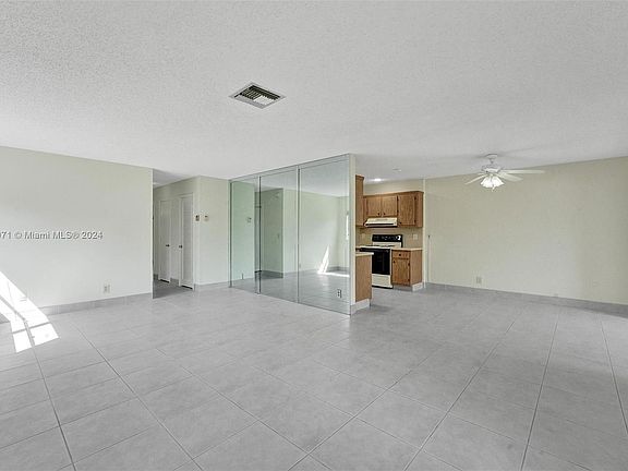 4th image of 3319 Americo Dr