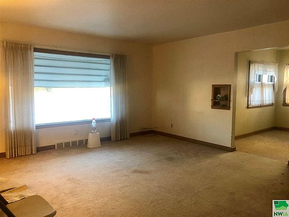 3rd image of 306 N Saratoga Ave