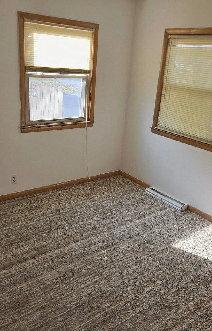 7618 W Howard Ave — Photo 2