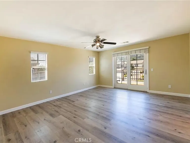 31538 Six Rivers Ct — Photo 17