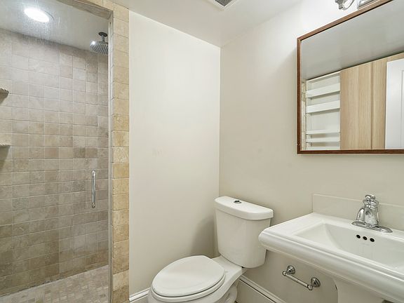 Main level Full Bathroom