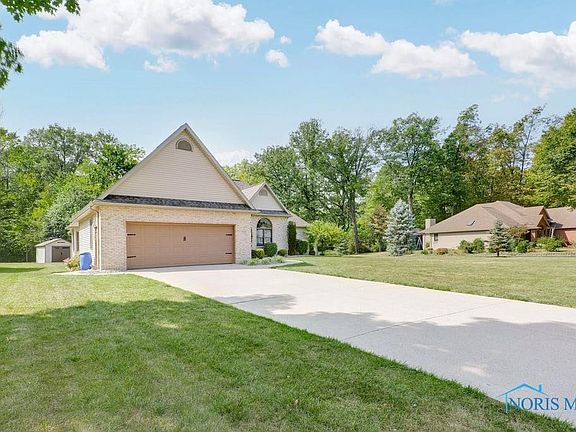 3rd image of 3320 Turnberry Dr