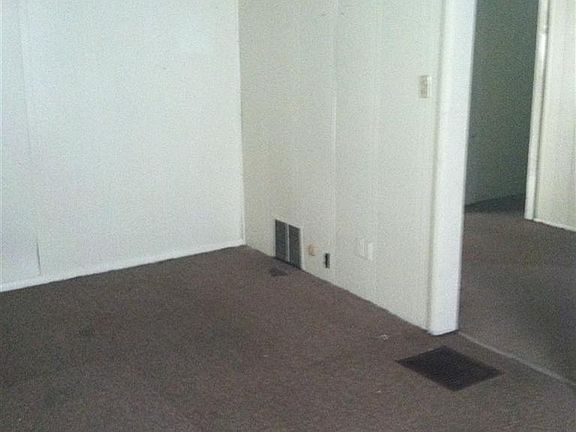 4th image of 3824 Merrimac Ave