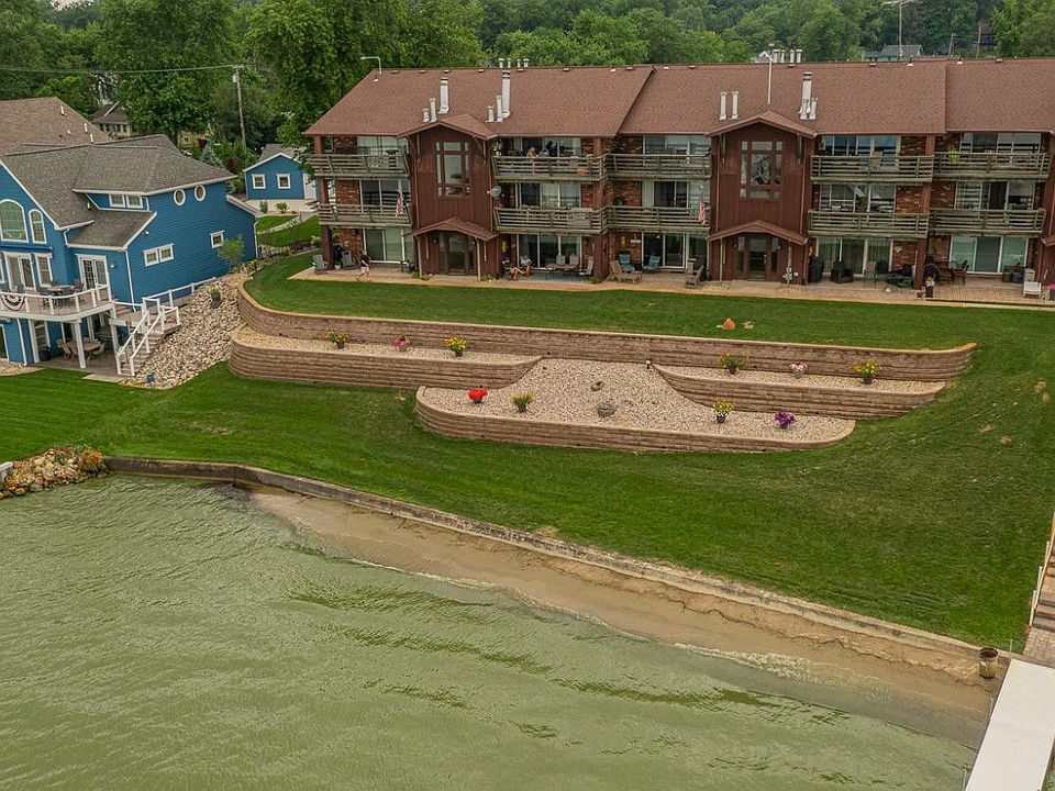 1st image of 8121 Lake Shore Dr APT 3