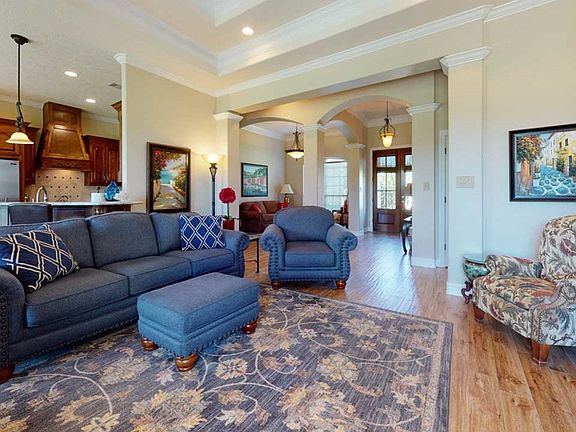 2nd image of 11015 Arbor Wood