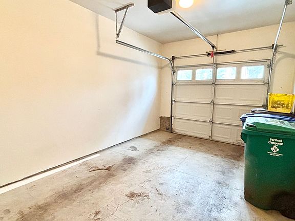 4th image of 512-528 S Nebraska St #516