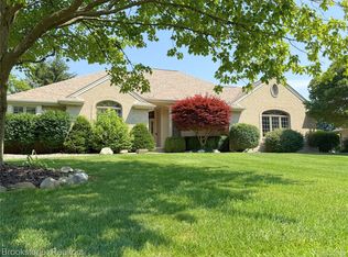 10175 Aberdeen Dr, Grand Blanc, MI 48439