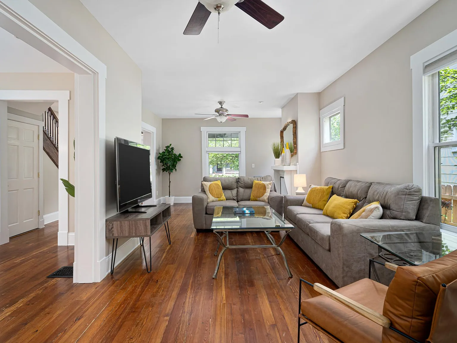 131 E Oakland Ave — Photo 4