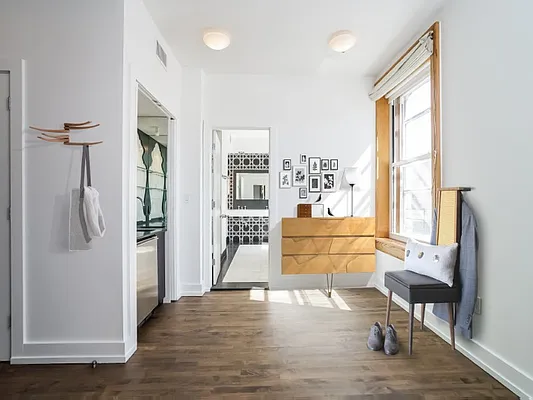 Rented by Sotheby's International Realty | media 6